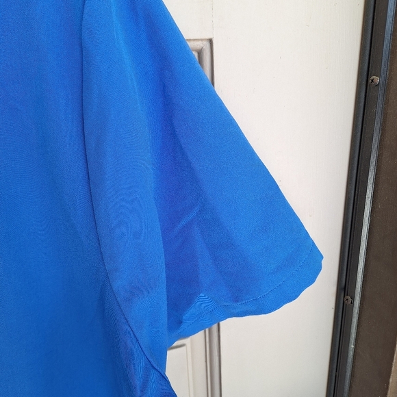 Mandala Scrub Top Sz2XL Royal Blue V Neck Short Sleeves Pockets Light Weight - Picture 6 of 6